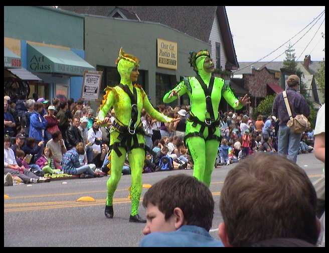 (Found out on the news they were in town for an acrobatic stunt on the Space Needle)